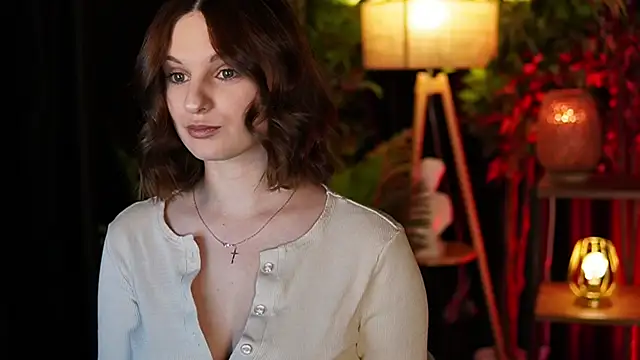 xoxo molly online show from 10/03/25, 01:30