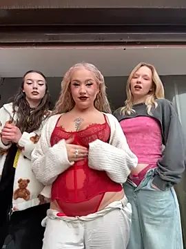 RollDolls online show from 11/30/25, 05:11