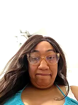Snapshot of Adri-x chatting on 10/20/25, 06:08 Adri-x online show from 10/20/25, 06:08