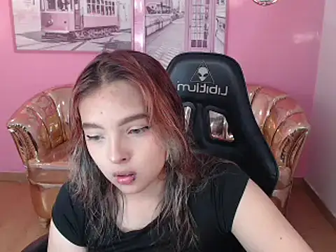Snapshot of mia_foster_t chatting on 10/07/25, 12:35 mia foster t online show from 10/07/25, 12:35