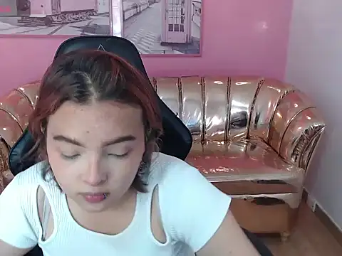 Snapshot of mia_foster_t chatting on 10/21/25, 12:50 mia foster t online show from 10/21/25, 12:50