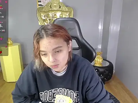 Snapshot of mia_foster_t chatting on 10/26/25, 12:44 mia foster t online show from 10/26/25, 12:44