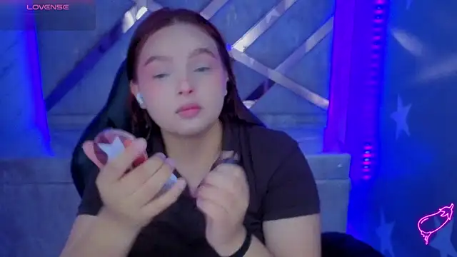mia foster t online show from 06/06/26, 01:16