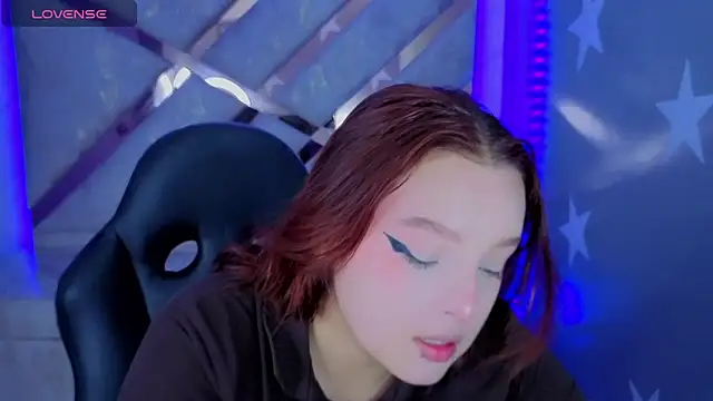 mia foster t online show from 06/12/26, 01:10