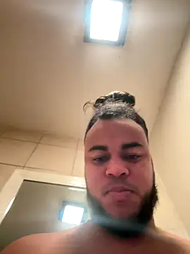 Snapshot of familia0210 chatting on 12/02/25, 08:04 familia0210 online show from 12/02/25, 08:04