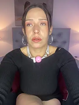 Snapshot of Mariaaam_ chatting on 10/15/25, 12:05 Mariaaam  online show from 10/15/25, 12:05