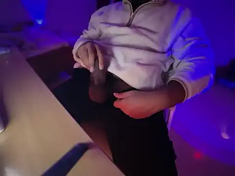 Snapshot of Devils_dad chatting on 12/14/25, 10:09 Devils dad online show from 12/14/25, 10:09