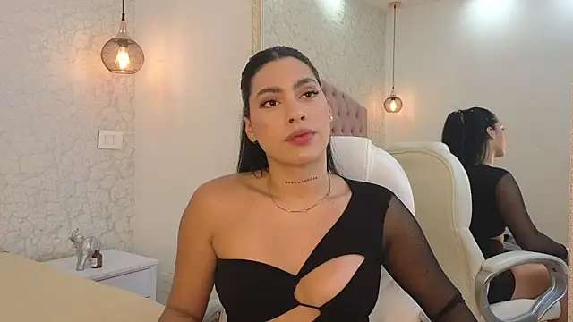 Snapshot of Vanessa_Rain_ chatting on 11/06/25, 07:59 Vanessa Rain online show from 11/06/25, 07:59