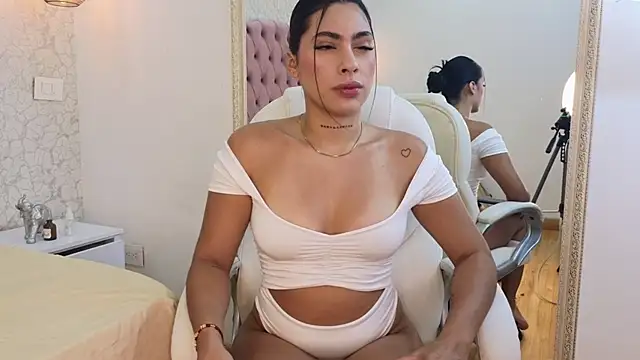 Snapshot of Vanessa_Rain_ chatting on 11/07/25, 08:09 Vanessa Rain online show from 11/07/25, 08:09