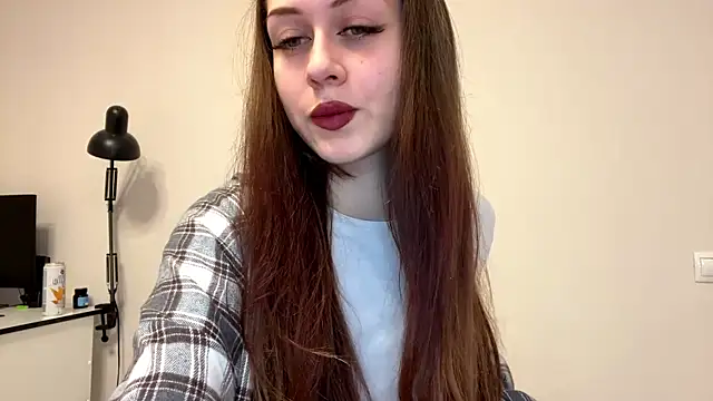 Snapshot of Nayra_flash chatting on 12/17/25, 11:05 Nayra flash online show from 12/17/25, 11:05