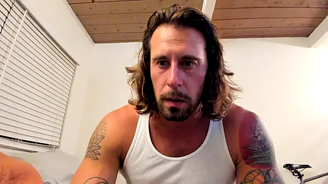 iamtarzan91 online show from 10/29/25, 03:42