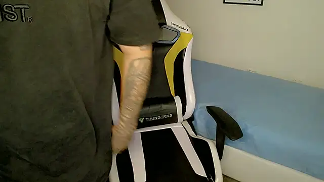 ayalai  online show from 10/16/25, 09:16