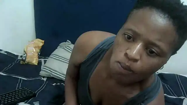 Snapshot of ShyHun16 chatting on 10/21/25, 09:04 ShyHun16 online show from 10/21/25, 09:04