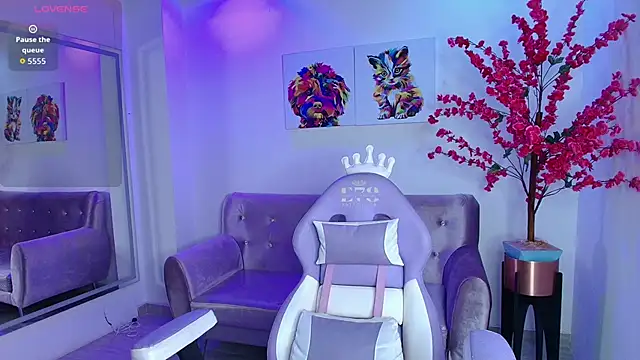 Snapshot of Summer_miller chatting on 10/24/25, 11:39 Summer miller online show from 10/24/25, 11:39