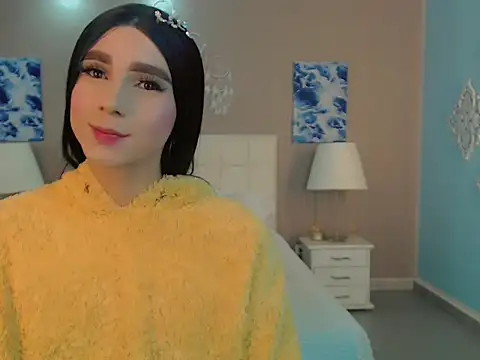 Luna LaFontaine online show from 10/24/25, 11:39