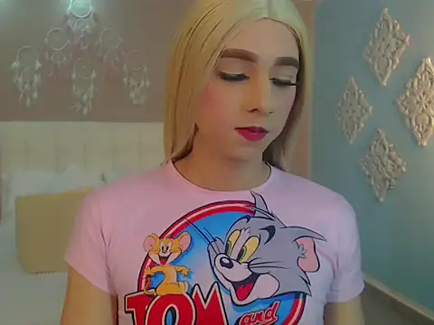 Luna LaFontaine online show from 10/26/25, 12:00