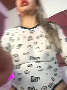 Snapshot of GisellTorres36 chatting on 10/21/25, 11:27 GisellTorres36 online show from 10/21/25, 11:27