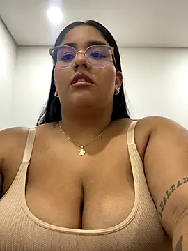 Snapshot of sammjones chatting on 10/06/25, 11:24 sammjones online show from 10/06/25, 11:24