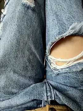 Lili 2love online show from 11/05/25, 01:05