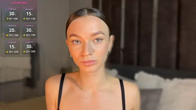 EvaToniz online show from 12/15/25, 01:21