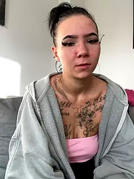 YoungZoexx online show from 10/09/25, 07:28