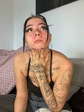 YoungZoexx online show from 10/14/25, 10:05