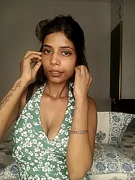 Snapshot of zoya_your chatting on 10/08/25, 03:09 zoya your online show from 10/08/25, 03:09