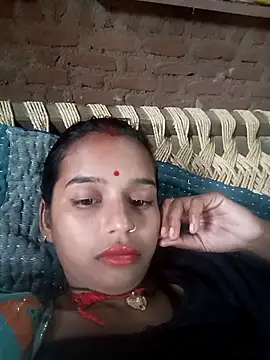 Snapshot of Cuty_kanchna chatting on 10/24/25, 06:43 Cuty kanchna online show from 10/24/25, 06:43
