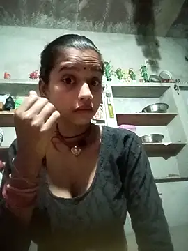 Snapshot of Cuty_kanchna chatting on 10/24/25, 11:56 Cuty kanchna online show from 10/24/25, 11:56