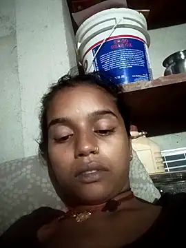 Snapshot of Cuty_kanchna chatting on 10/27/25, 04:44 Cuty kanchna online show from 10/27/25, 04:44