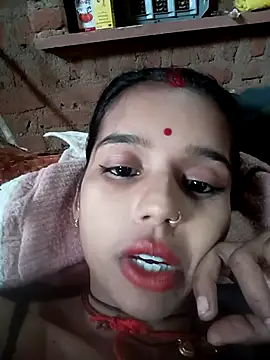 Snapshot of Cuty_kanchna chatting on 10/29/25, 05:53 Cuty kanchna online show from 10/29/25, 05:53