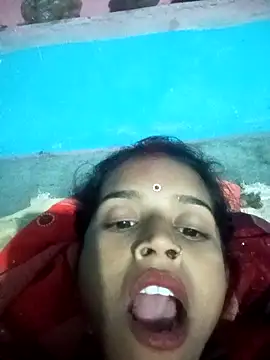 Snapshot of Cuty_kanchna chatting on 11/23/25, 02:50 Cuty kanchna online show from 11/23/25, 02:50