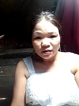 Snapshot of maybaby- chatting on 10/07/25, 04:09 maybaby- online show from 10/07/25, 04:09