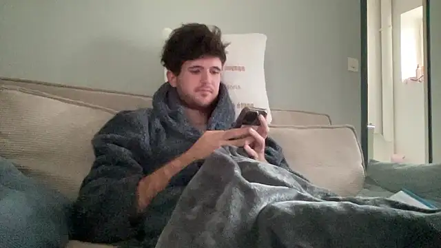 Snapshot of VersaGoo chatting on 10/14/25, 02:29 VersaGoo online show from 10/14/25, 02:29