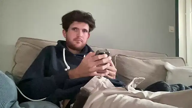 Snapshot of VersaGoo chatting on 10/17/25, 03:47 VersaGoo online show from 10/17/25, 03:47