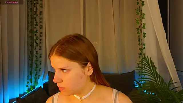 Snapshot of ohh_caitlyn chatting on 10/19/25, 01:28 ohh caitlyn online show from 10/19/25, 01:28