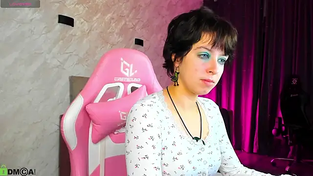 Sara Frayer online show from 11/03/25, 01:08