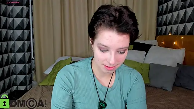 Sara Frayer online show from 11/24/25, 01:16