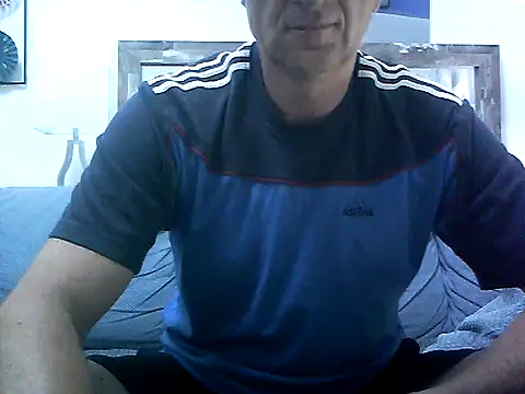 Snapshot of Vintermelon2 chatting on 06/09/26, 04:57 Vintermelon2 online show from 06/09/26, 04:57