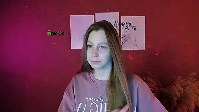 esme moore  online show from 10/14/25, 08:37