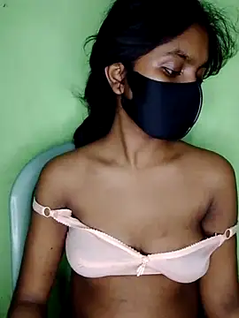 Snapshot of hottywife-03 chatting on 04/14/26, 12:55 hottywife-03 online show from 04/14/26, 12:55