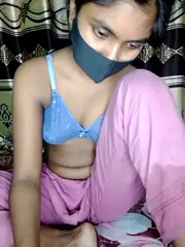 Snapshot of hottywife-03 chatting on 05/06/26, 02:00 hottywife-03 online show from 05/06/26, 02:00