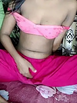 Snapshot of hottywife-03 chatting on 05/09/26, 12:43 hottywife-03 online show from 05/09/26, 12:43