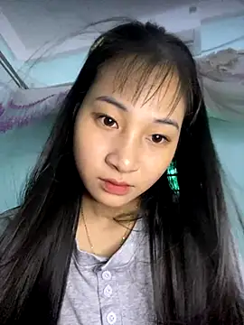 Snapshot of banlinh004 chatting on 10/07/25, 04:53 banlinh004 online show from 10/07/25, 04:53