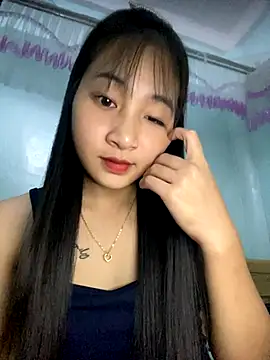 Snapshot of banlinh004 chatting on 10/10/25, 02:27 banlinh004 online show from 10/10/25, 02:27