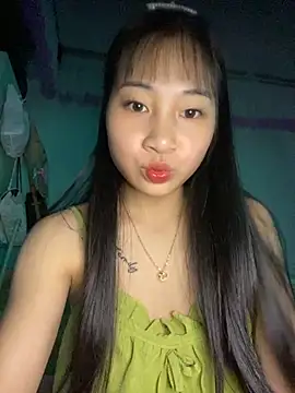 Snapshot of banlinh004 chatting on 10/25/25, 06:54 banlinh004 online show from 10/25/25, 06:54