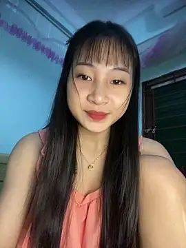 Snapshot of banlinh004 chatting on 10/26/25, 03:29 banlinh004 online show from 10/26/25, 03:29