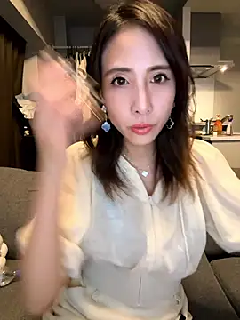 rena rena rena online show from 10/08/25, 04:15