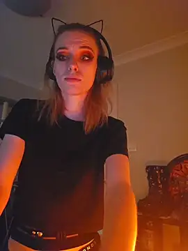 Snapshot of lonely_Cosplay_chick chatting on 11/01/25, 05:59 lonely Cosplay chick online show from 11/01/25, 05:59