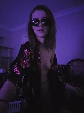 Snapshot of lonely_Cosplay_chick chatting on 11/13/25, 05:01 lonely Cosplay chick online show from 11/13/25, 05:01